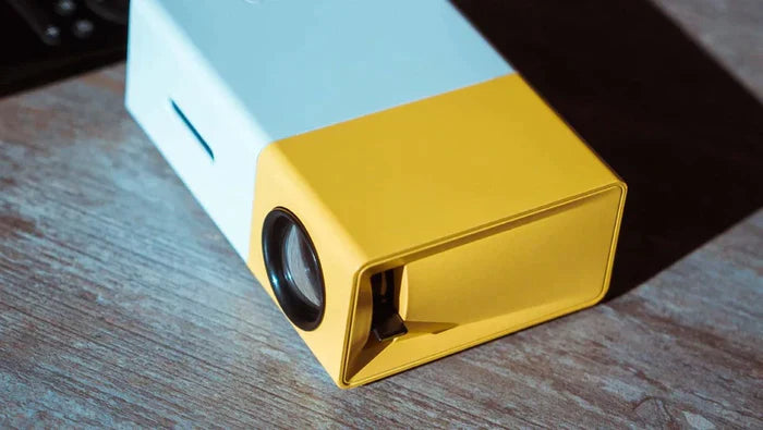 "Home Cinema" Mini Projector